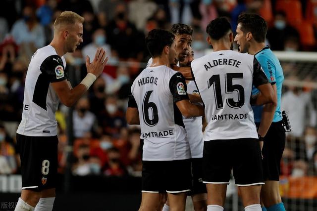 决战20强 贵州“村超”为何一场定胜负？决战20强 贵州“村超”为何一场定胜负？