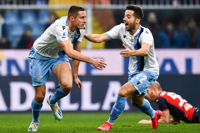 哈登23+11库里两次崴脚提前伤退 快船力克勇士