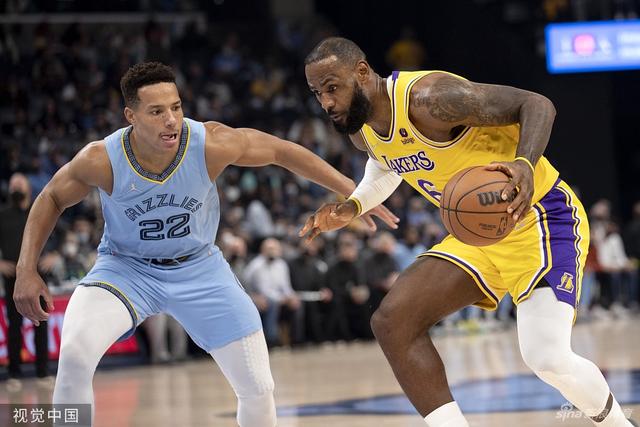 布朗33分广州力克深圳5连胜 同曦送江苏3连败